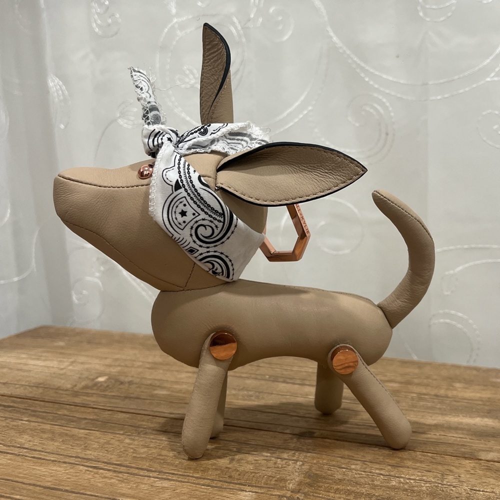 Tan chihuahua with  Bandana bag charm